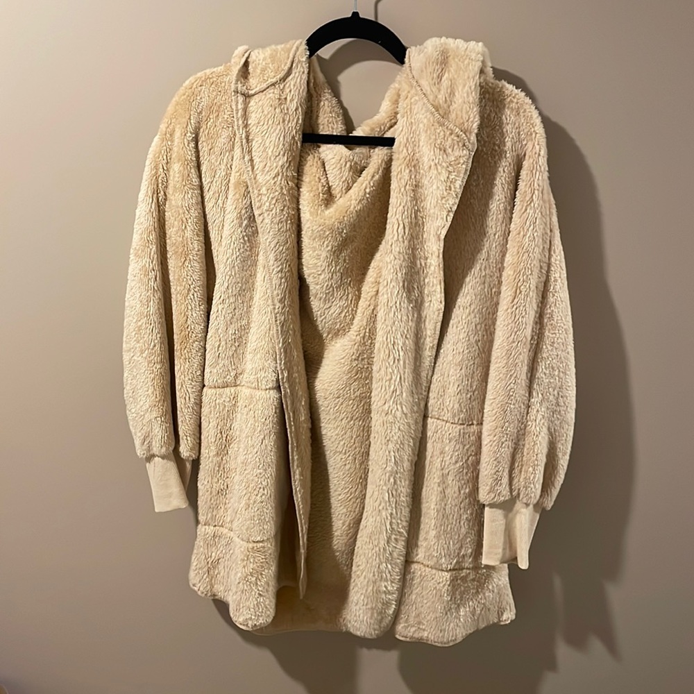 NEVER WORN teddy coat